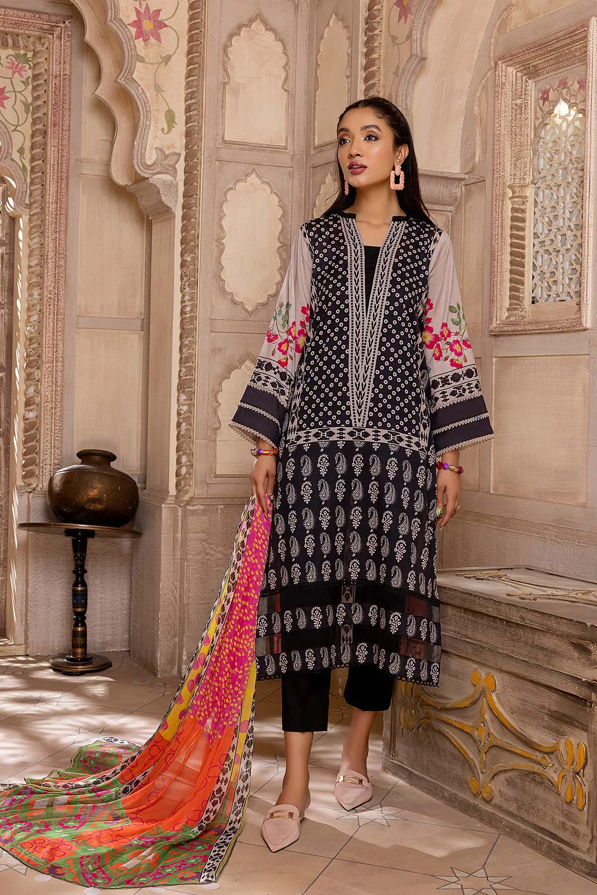 3-Pc Qaus C-Prints Printed Lawn Suit With Chiffon Dupatta QBW22-04-S