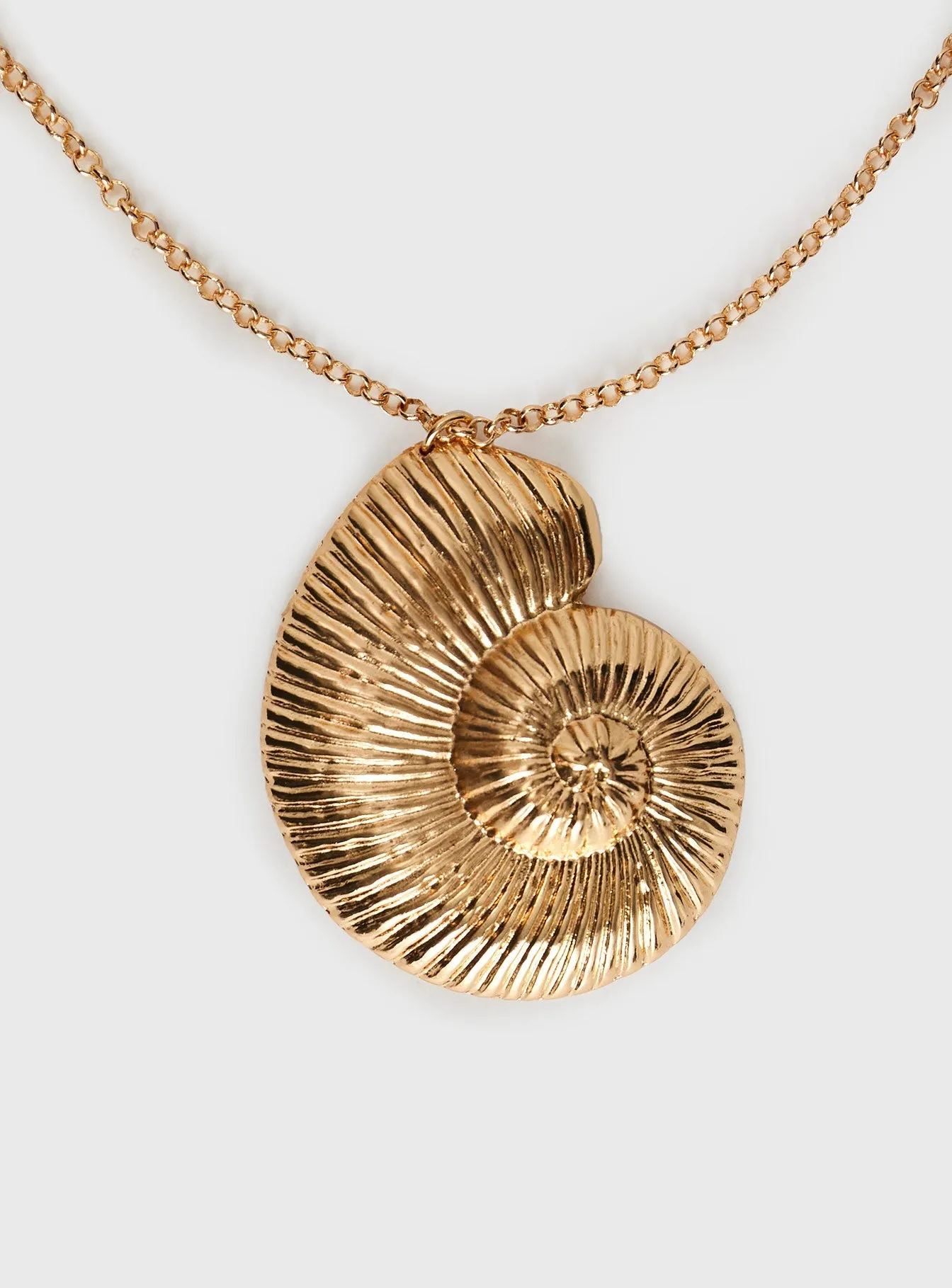 Bucatini Shell Necklace Gold