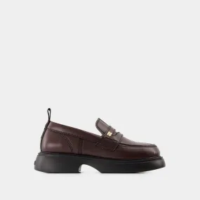 EVERYDAY LOAFERS