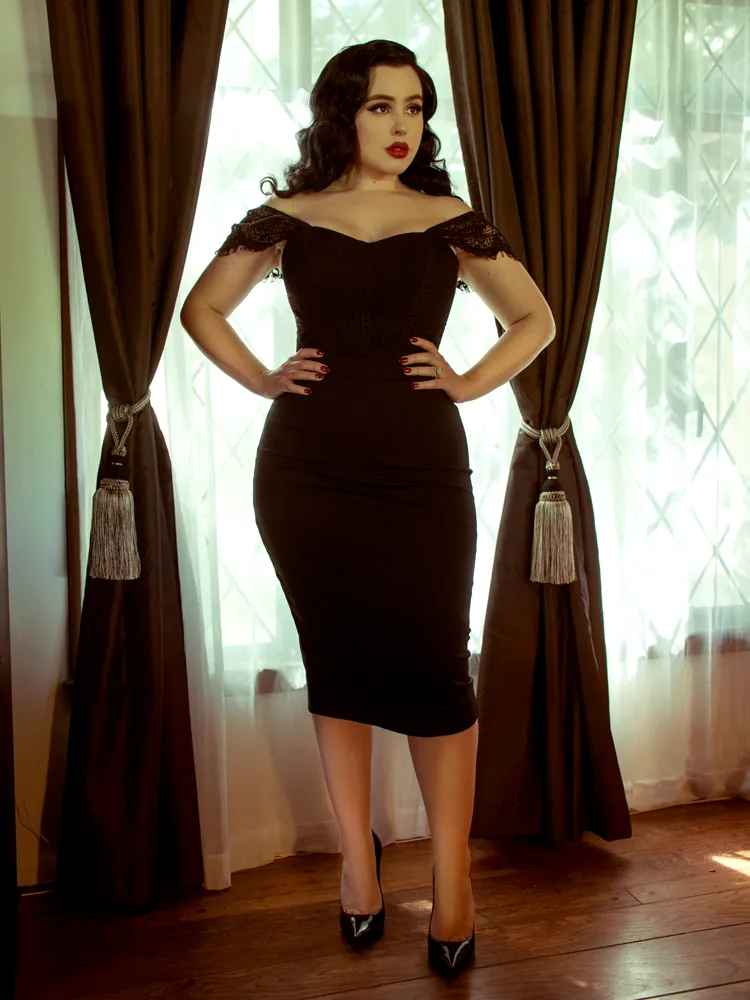 Vamp Pencil Skirt in Black with Lining